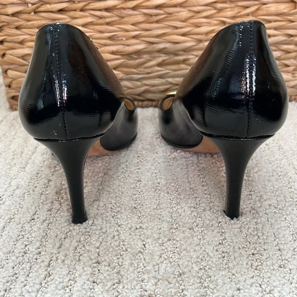 Kate Spade Black Patent Leather Pumps with Gold Bow Size 6.5 - Picture 5 of 13
